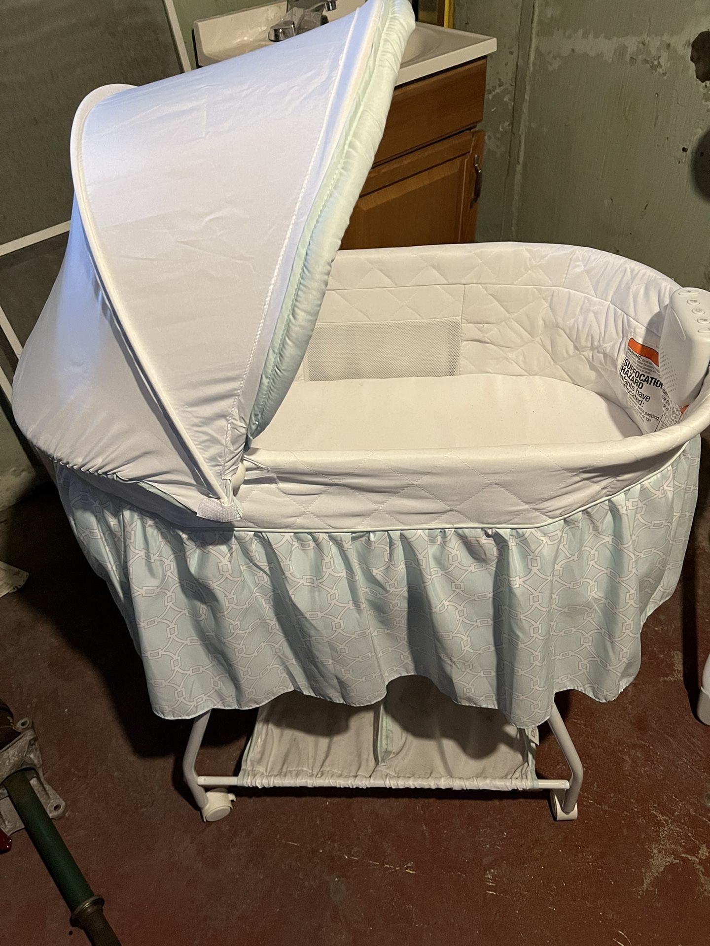 Bassinet Never Used