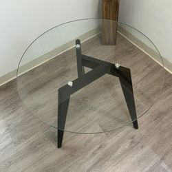 Round Glass Dining Table 31.5” Diameter