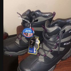Women’s Columbia Size9 Boots