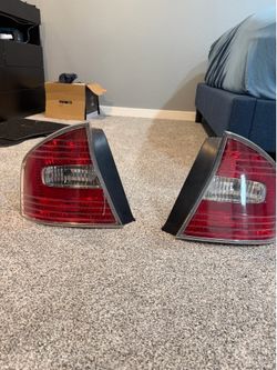 2005-2009 Subaru Legacy Sedan Tail Lights