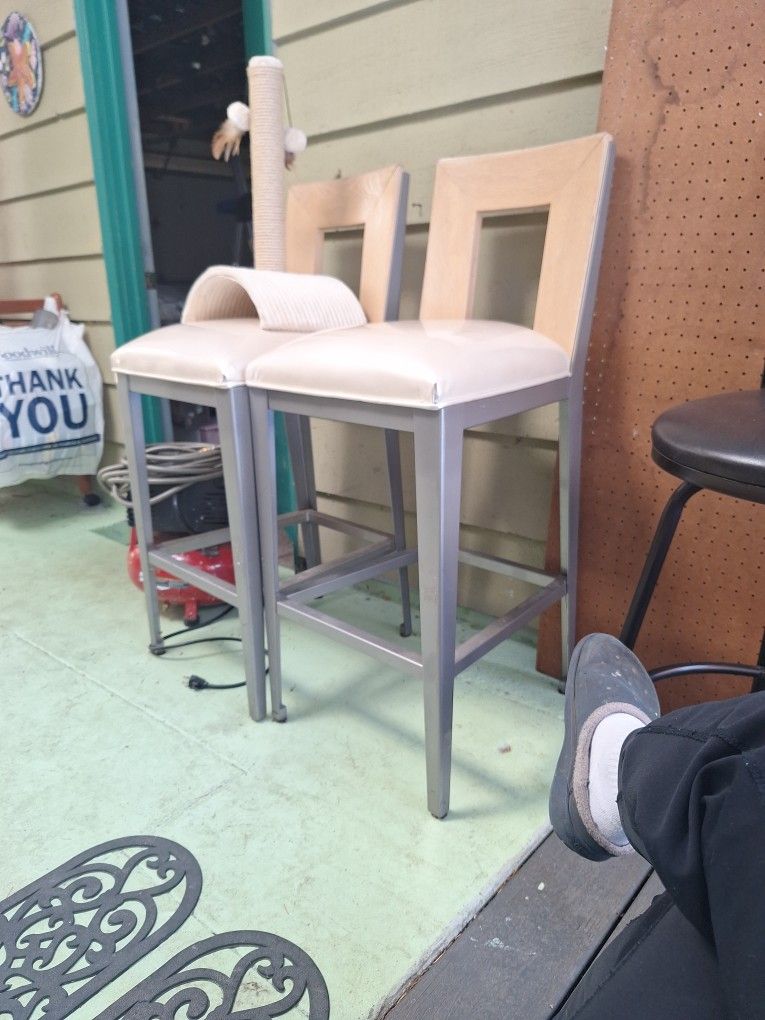 Ashley Furniture  Bar Chairs  26 Inch Hight
