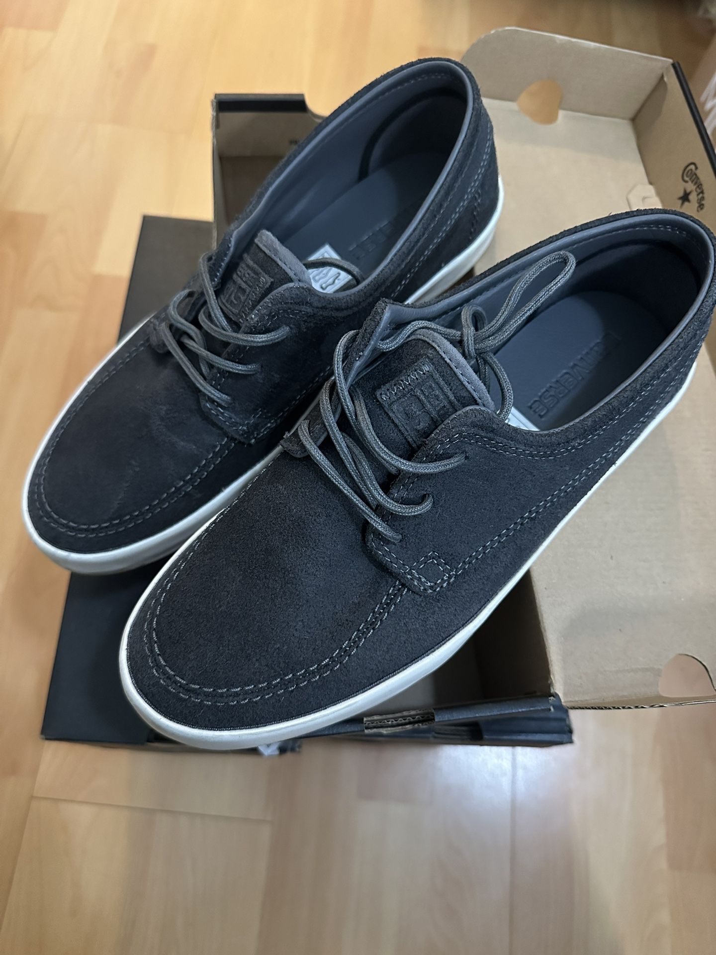 Converse Men’s 9.5 Shoes Used