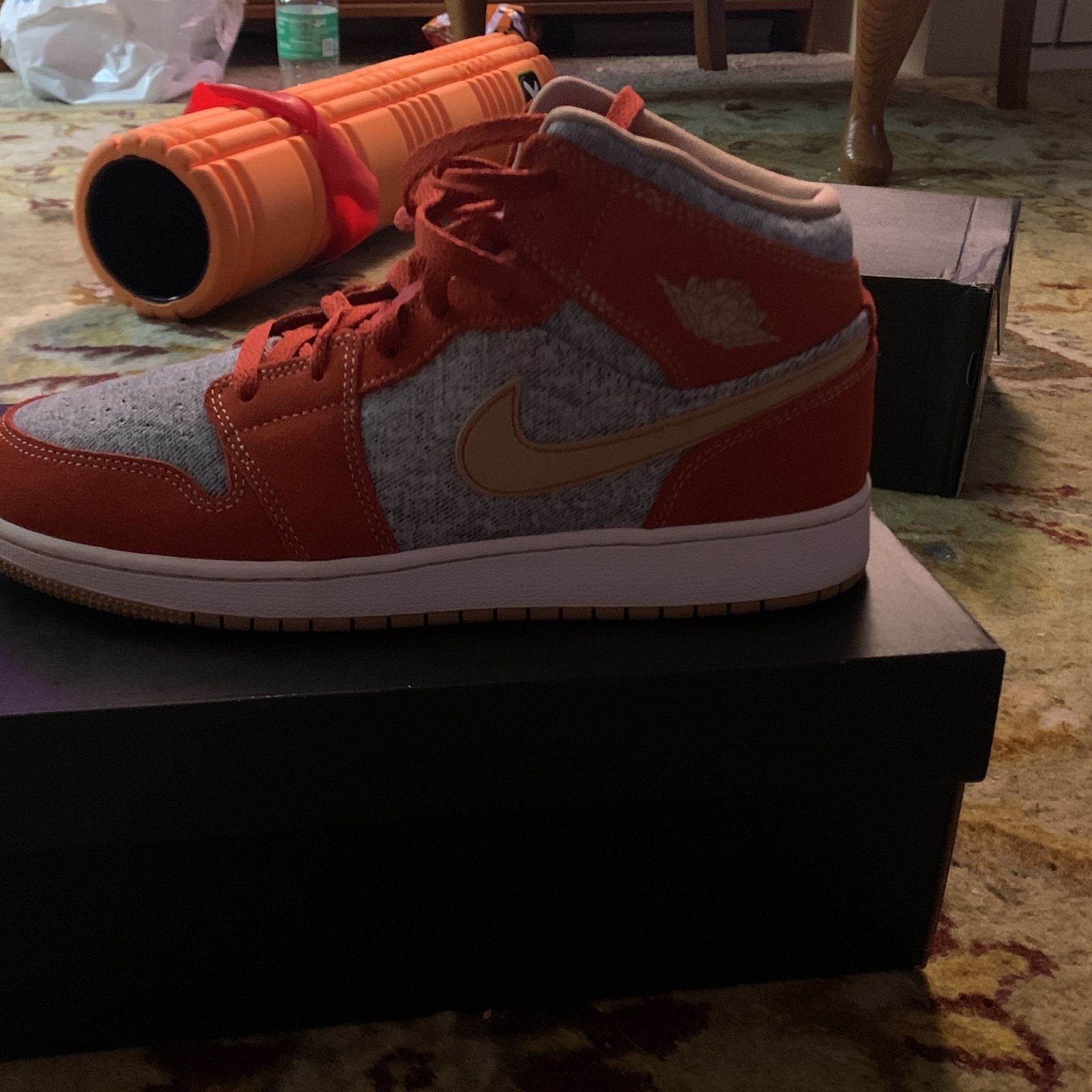 Air Jordan 1 Mids Se