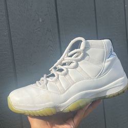 Jordan legend blue 11s