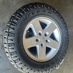 RIMS AND TIRES 265 65 17 JEEP