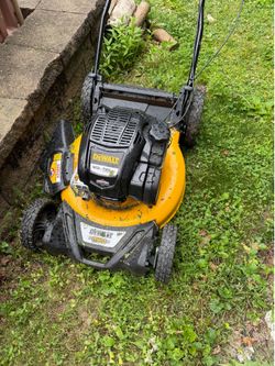 Dewalt 163cc RWD push mower