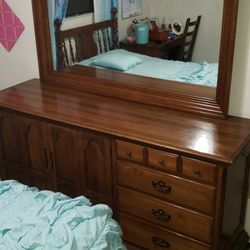 Vintage 2 TWIN Beds, 1 Dresser, 2  Night Stands