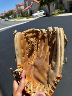 Baseball Mitt. Fernando Valenzuela. Rawlings.