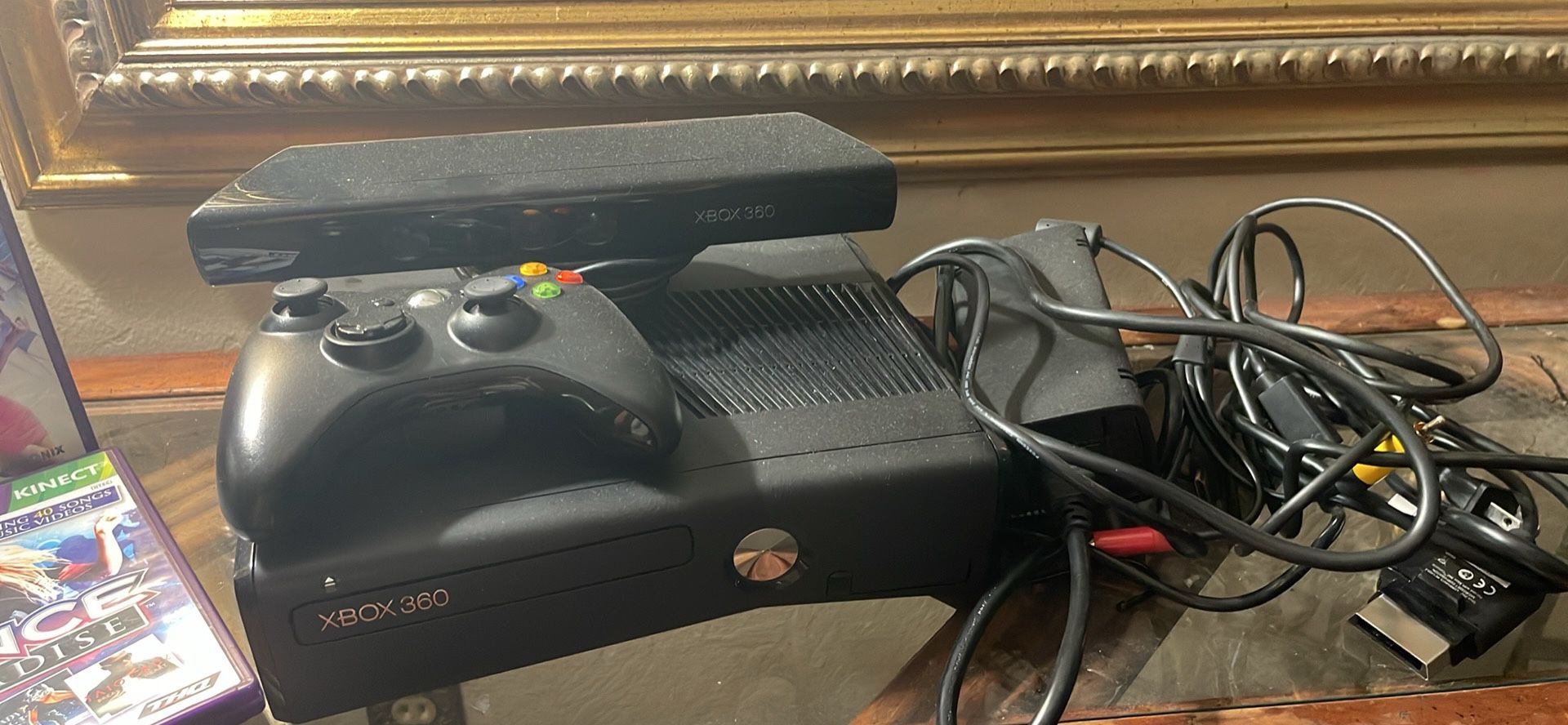 Xbox 360 With Kinect sensor 