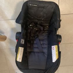 Graco Infant Car Seat And Base 