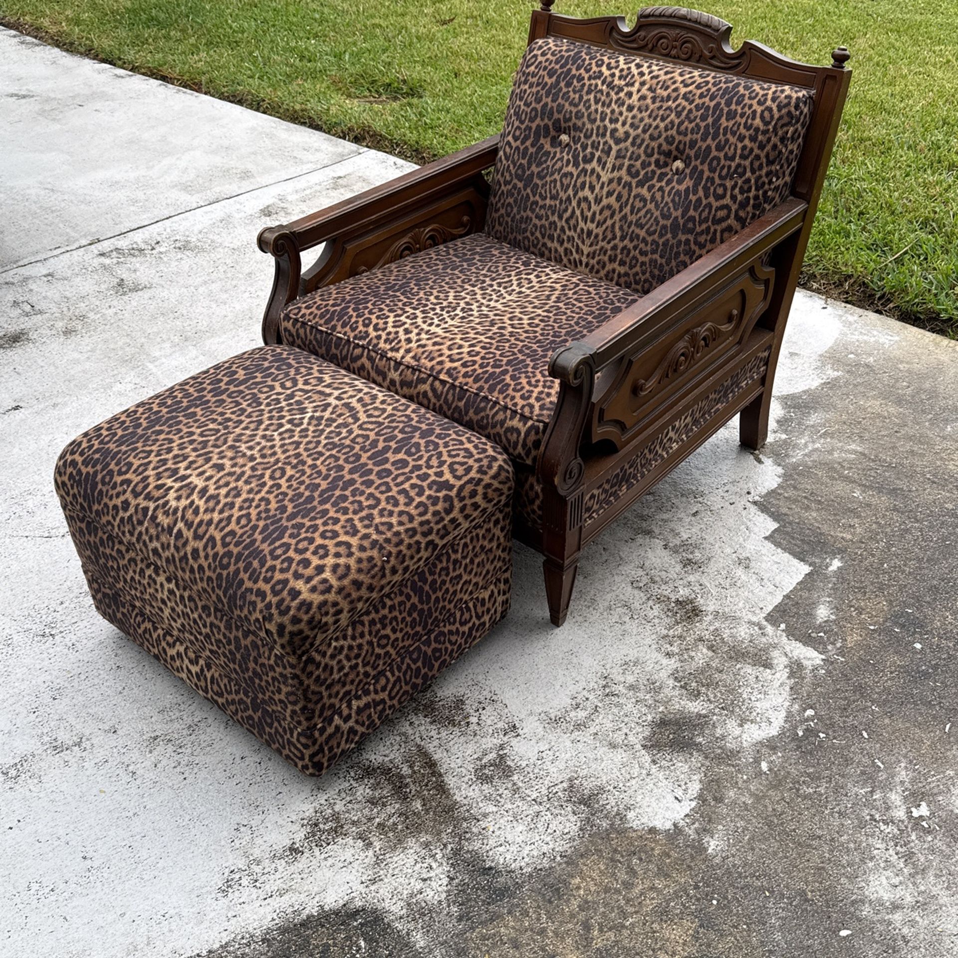 Solid Wood Antique Chair with Ottoman