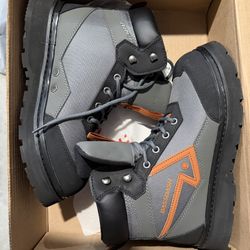 BASSDASH Men’s Wading Boots Lightweight Anti-Slip Rubber Sole Fly Fishing Wading Shoes