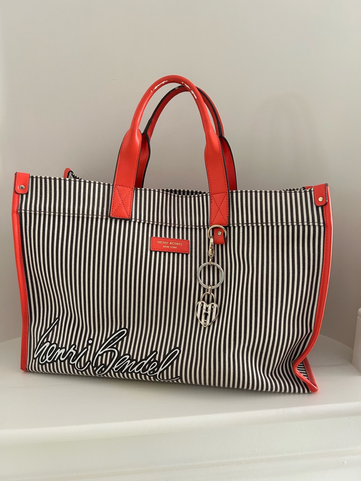 VINTAGE Henry Bendel Purse/Tote, with bag charm!