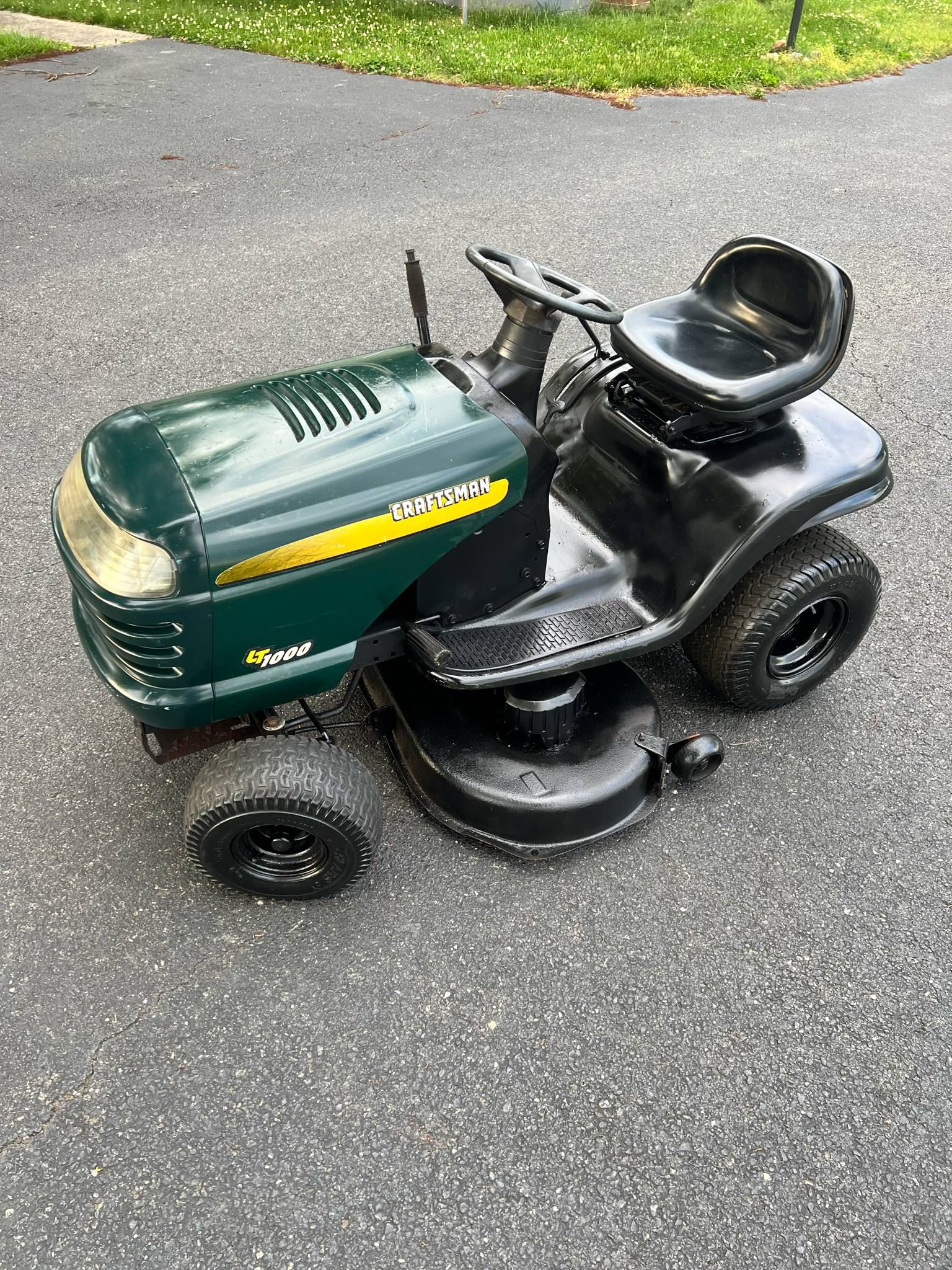 CRAFTSMAN LT1000 42” RIDING LAWNMOWER/LAWN TRACTOR