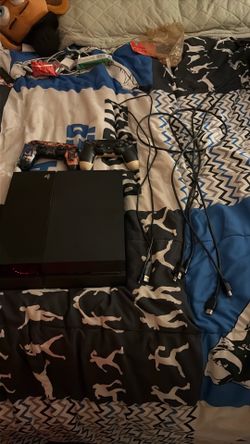 PS4 with carrying case has lots of games