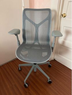 Herman Miller Cosm Chair - Excellent Condition