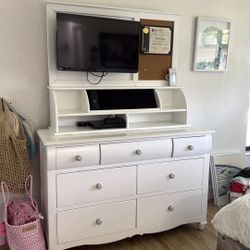 Dresser/tv
