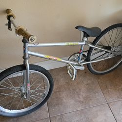 Mini Mach one gt BMX bike