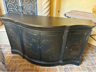 Ethan Allen Vivianne Serpentine Chinoiserie Console / Sideboard Price