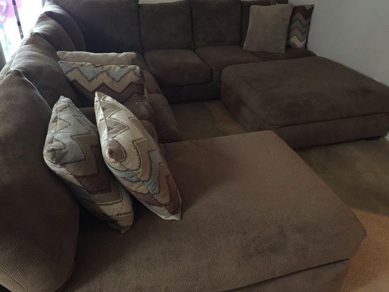 Big Comfy Couch w/Ottoman *I Accept Bitcoin*