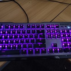 Roccat Vulcan RGB keyboard 