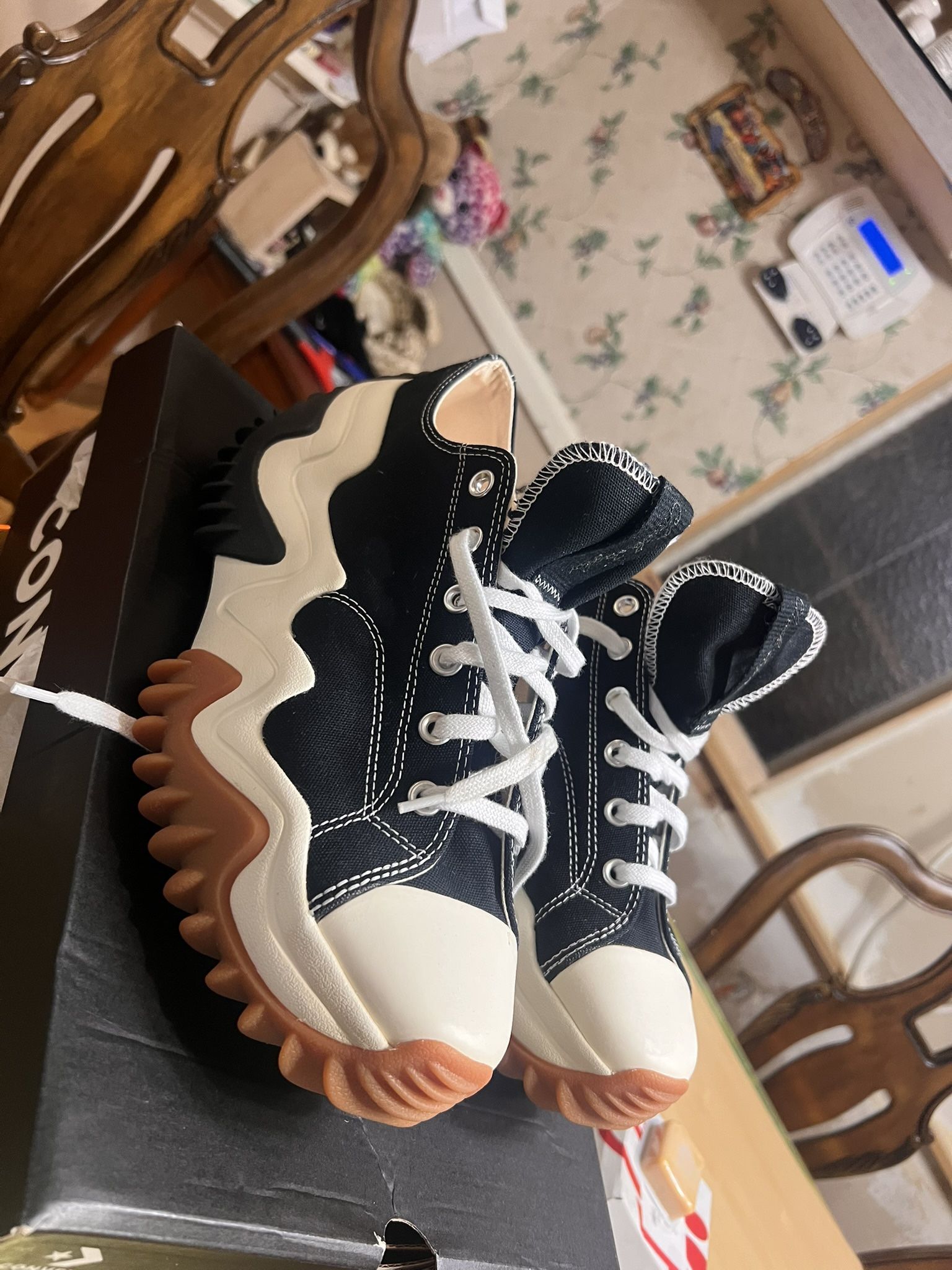 Converse Sz 12 Brand New