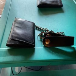 Leather Tri Fold Wallet On Chain 