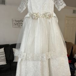 First Communion Dress/Vestido De Primera Comunión 