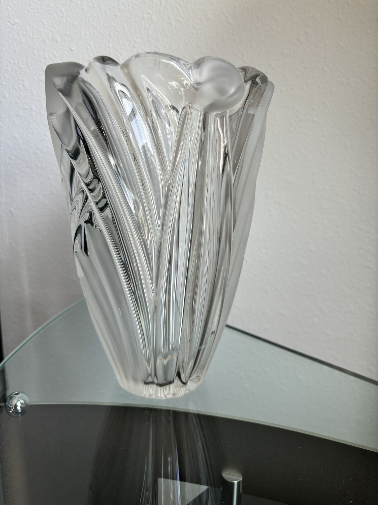 Beautiful Frosted And Clear Vase 9 1/2 Inches Tall 5 Inches Wide
