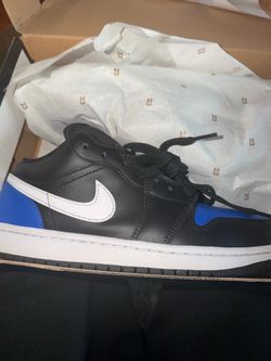Low top Jordan’s size 9