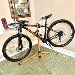 Trek Xcaliber 8 Mountain Bike 29”