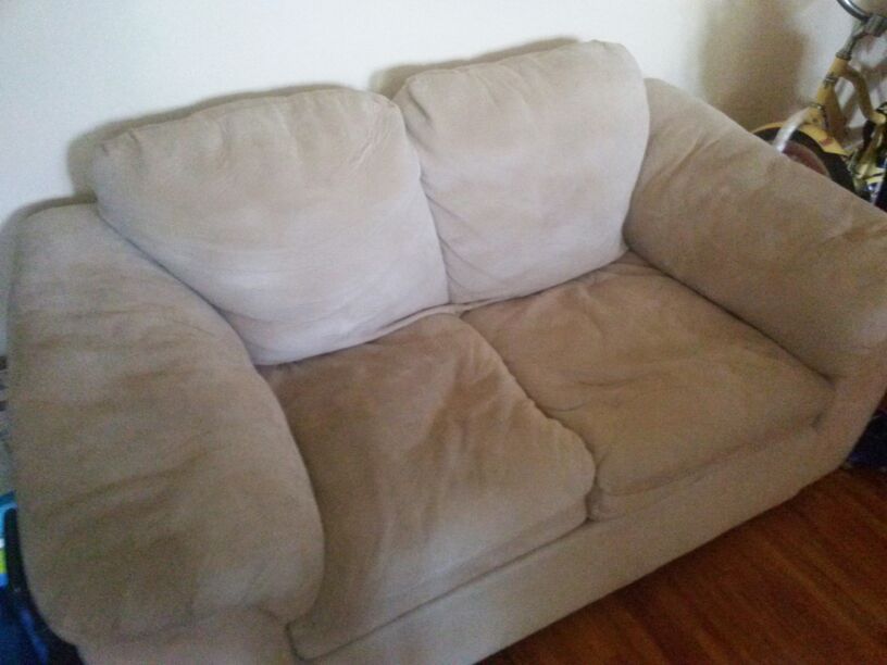 Beige Sofa,(IF STILL POSTED THEN STILL AVAILABLE)