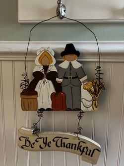 Wooden “Be Ye Thankful Sign”