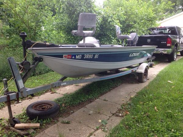 15' Lowe Deep V bass boat for Sale in Baltimore, MD - OfferUp