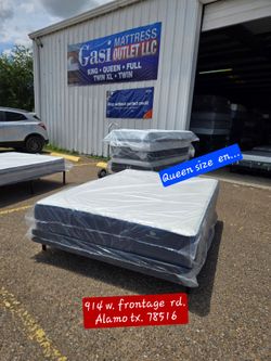 Queen size  en///gasi mattres outlet///(contact info removed)