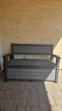 As Good as new - Keter Hudson Plastic Storage Bench Deck Box