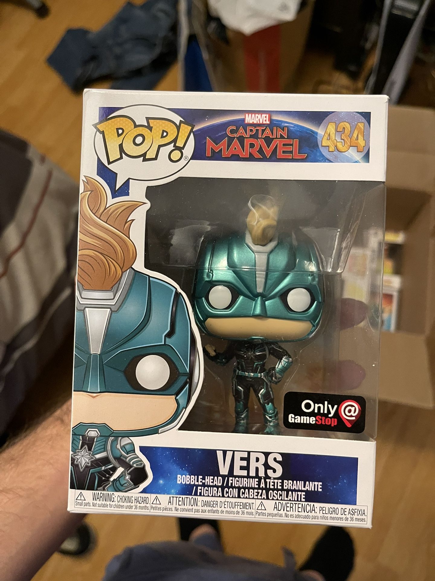 Vers Gamestop Exclusive Captain Marvel Funko Pop