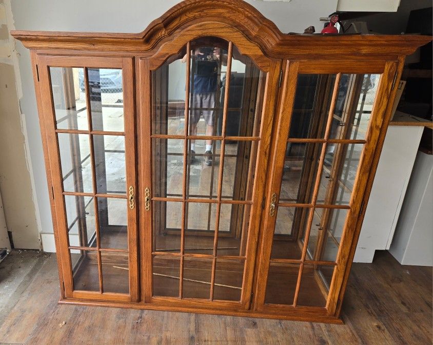 2 PIECE China Cabinet & Hutch - FREE!