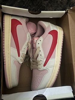 Travis Scott pink