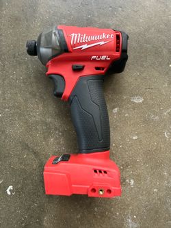 Milwaukee M18 FUEL SURGE 18V Lithium-Ion Brushless Cordless 1/4 in. Hex Impact Driver