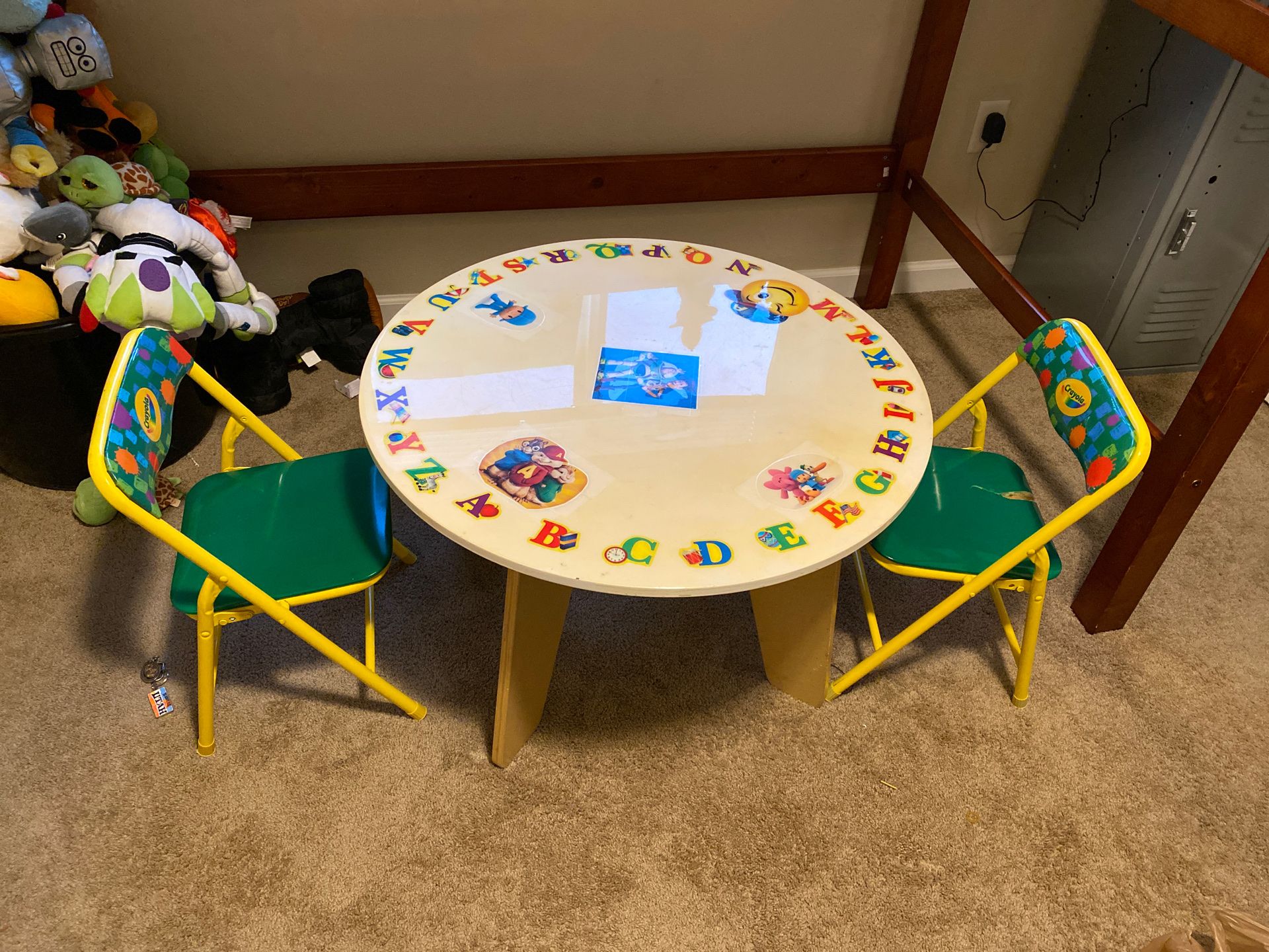 Kids table and chairs