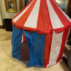 Circus Play Pop-Up Tent