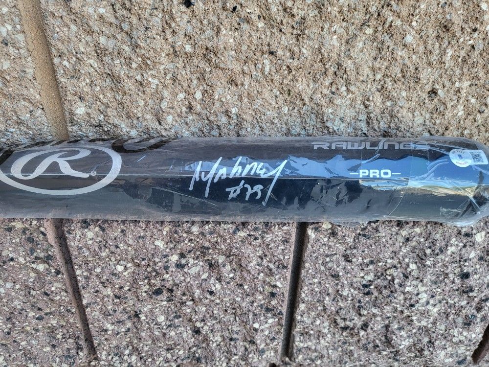 Jose Abreu Autographed Baseball Bat Beckett Certified
