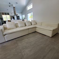 Modani White Sectional Sofa 
