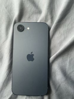 iphone 16e brand new 100% battery life