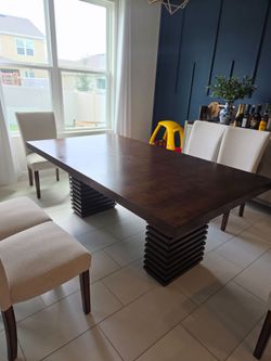 FREE! American Signature Dining Table