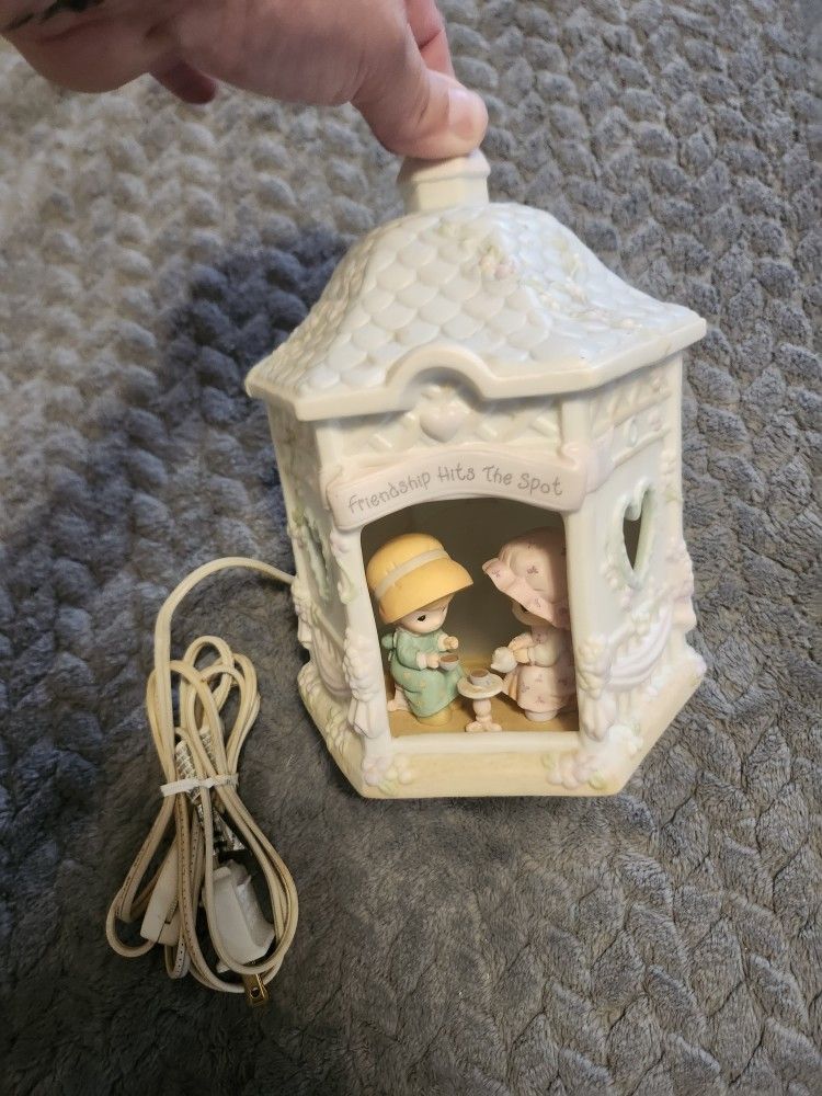 Precious moments lamp