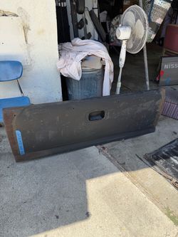 98 Ford Ranger tailgate
