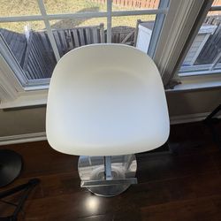 🚨 NEW IKEA JANINGE BAR STOOL (WHITE) – $100 OFF, NEED GONE FAST! 🚨
