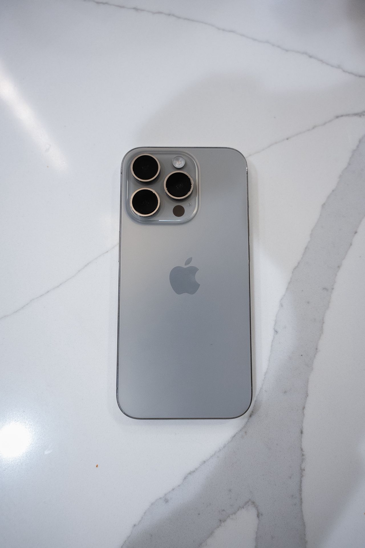 iPhone 15 Pro - UNLOCKED - 128gb